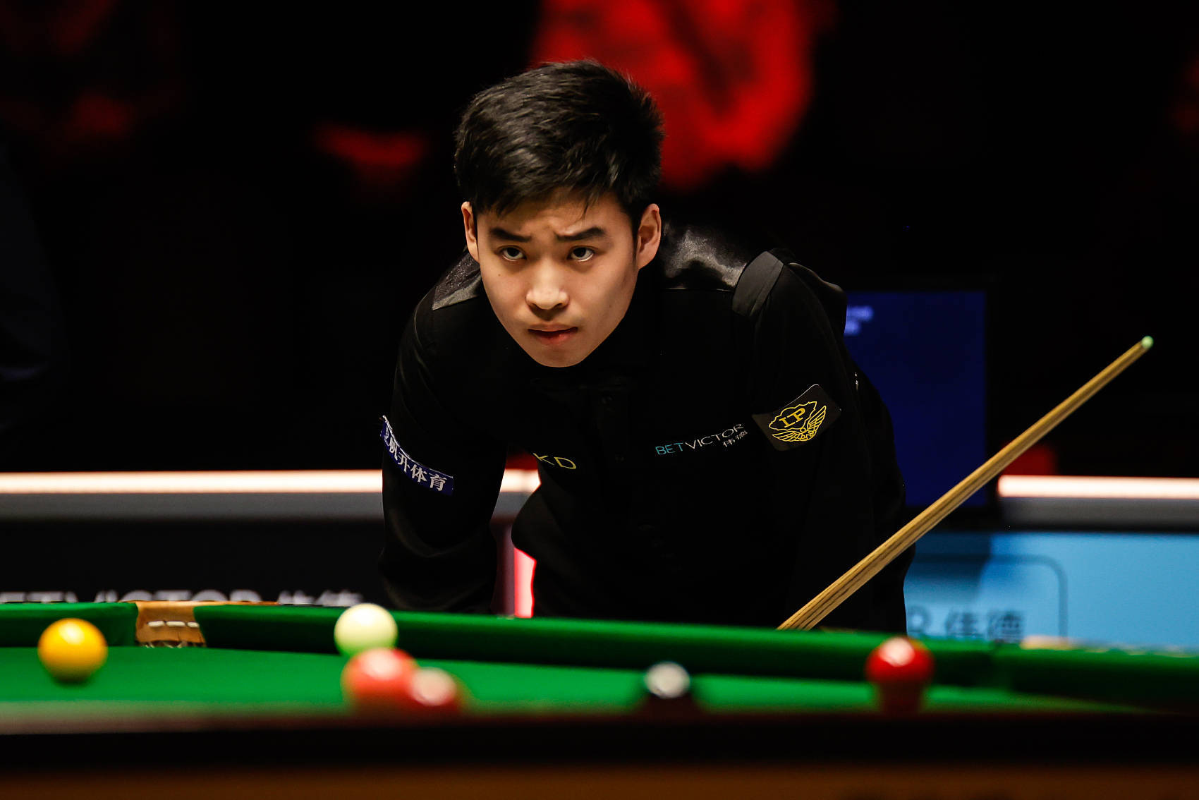 而是他只看 而是他只看