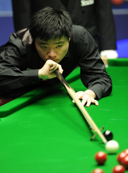 侵蚀数个百 侵蚀数个百